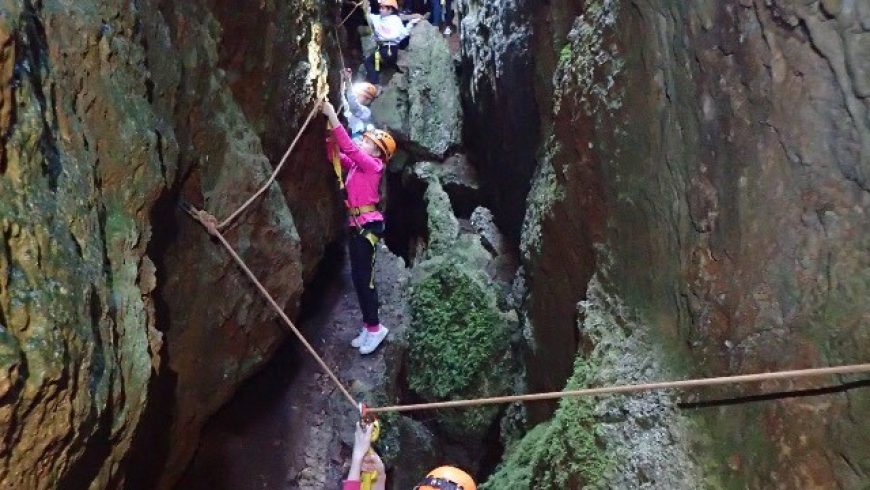 Jovens da LATI participam em circuito aventura