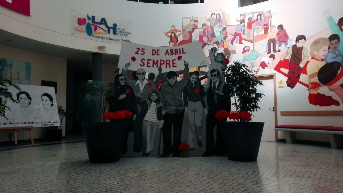 Lati comemora 25 de Abril