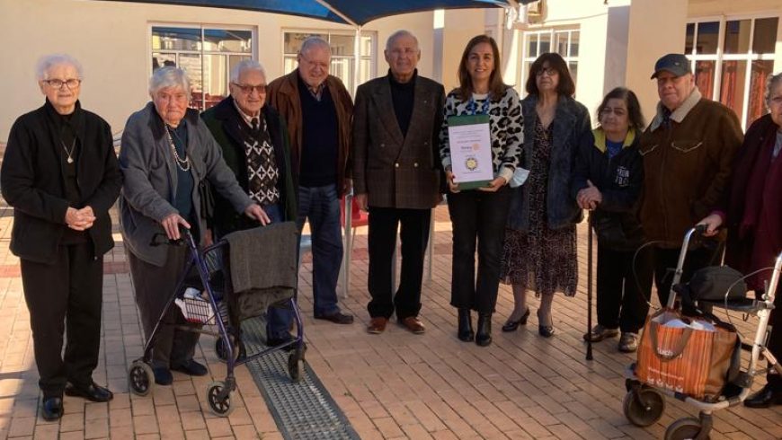 Rotary Club de Setúbal oferece tablet